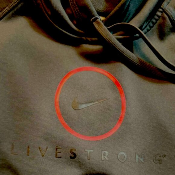 TWO Nike Therma Fit Hoodies - SIZE SM/MED - 1 Grey and 1 Blue - Picture 3 of 9